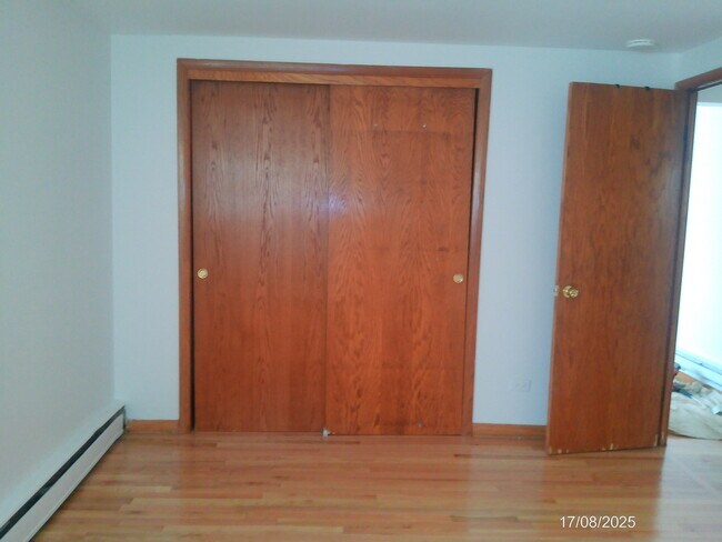 Building Photo - 7256 W Belmont Ave