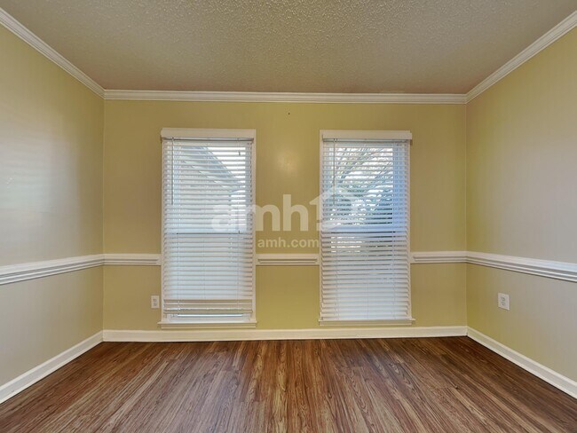 Building Photo - 6857 Briarfield Ln