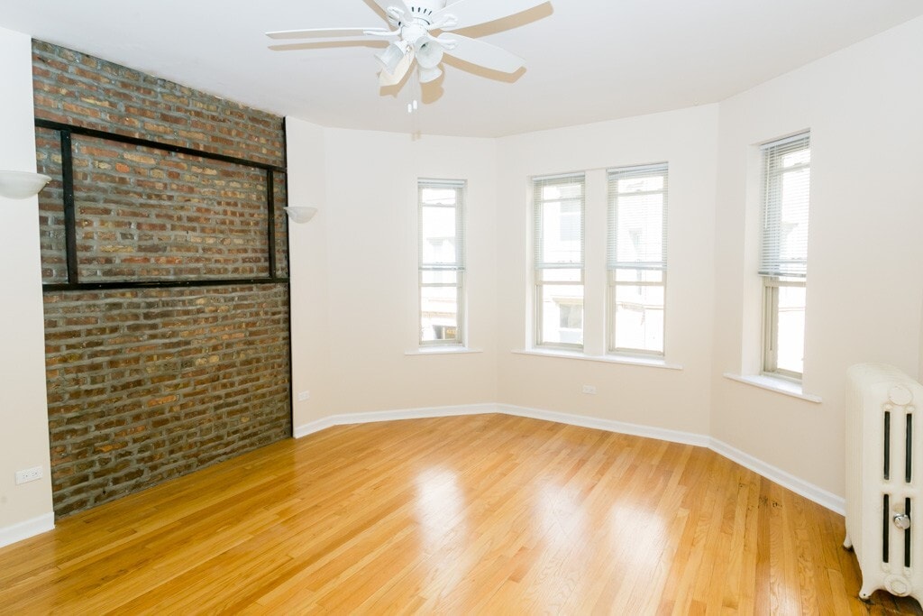 Building Photo - 4232 N Paulina