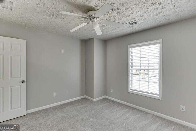 Building Photo - 678 Clairidge Elm Trail SW