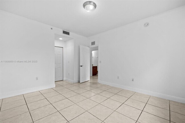 Building Photo - 2493 W 78th St