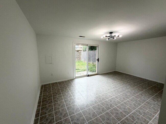 Building Photo - 7038 Knighthood Ln