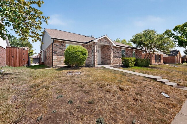 Building Photo - 4420 Seville Ln