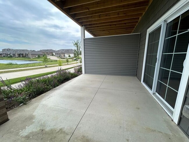 Building Photo - $1,400 | 1 Bedroom, 1 Bathroom Condo | Dog...