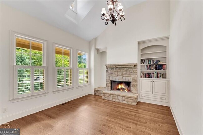 Building Photo - 5861 Yoshino Cherry Ln NE