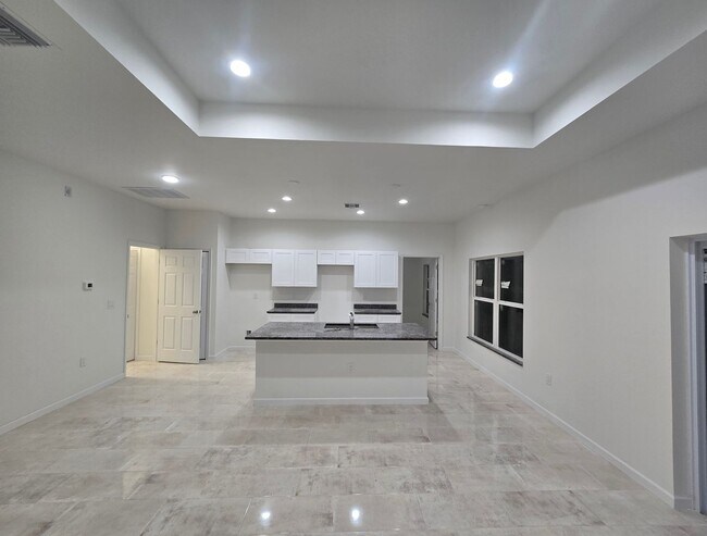 Building Photo - Brand new 3+DEN -2 BATHROOM 2 CAR GARAGE I...