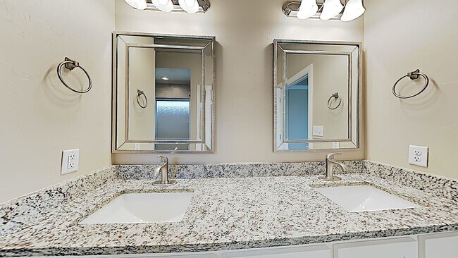 Building Photo - 10704 Mountain Fork Dr