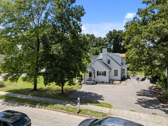 Building Photo - 806 Gorman St