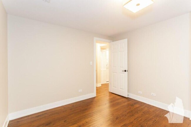 Primary Photo - 1 bedroom in Chicago IL 60640