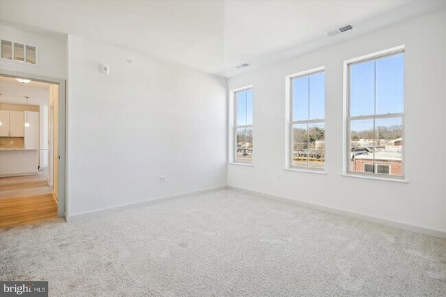 Building Photo - 10755 Fairgrounds Dr