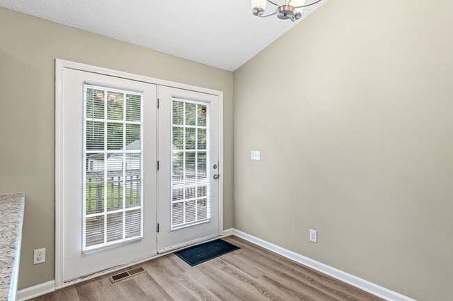 Building Photo - Welcome to this charming 4 bedroom, 2 bathroom home located in Greensboro, NC.