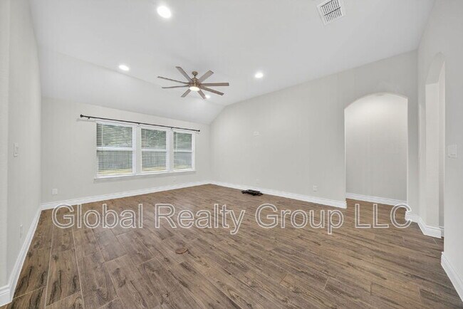Building Photo - 545 Rosemellow St