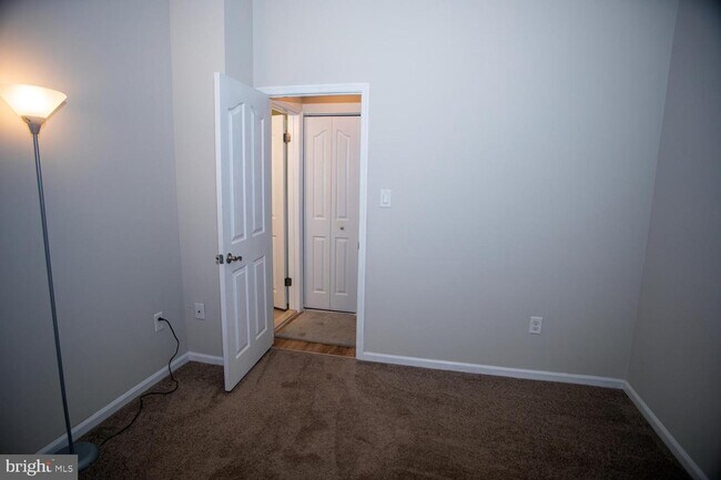 Building Photo - 2852 Yarling Ct