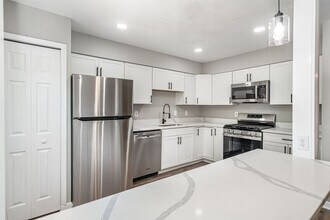 Building Photo - 10701 Houck Dr