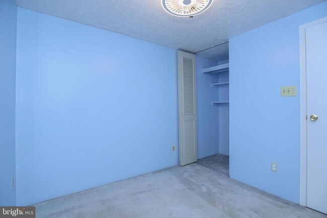Building Photo - 4328 Hallfield Manor Dr