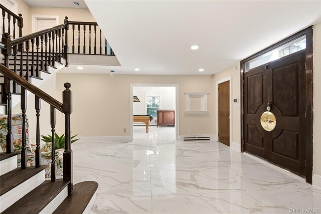 Building Photo - 3 Farmwoods Ln