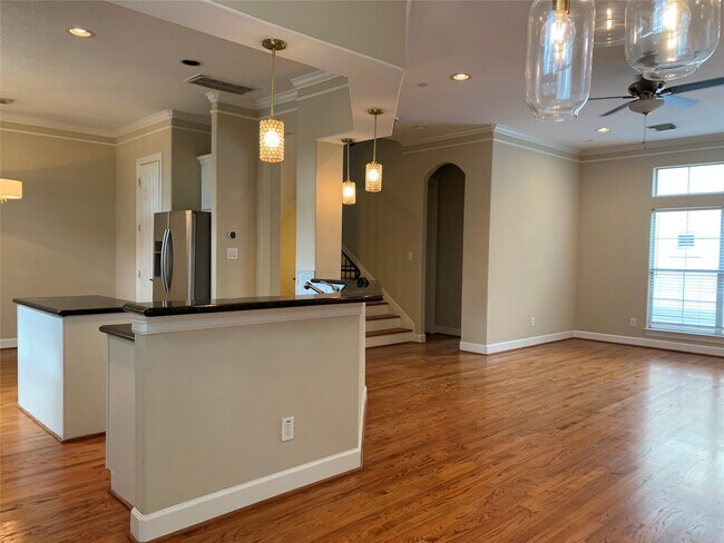 Building Photo - 406 Fowler St