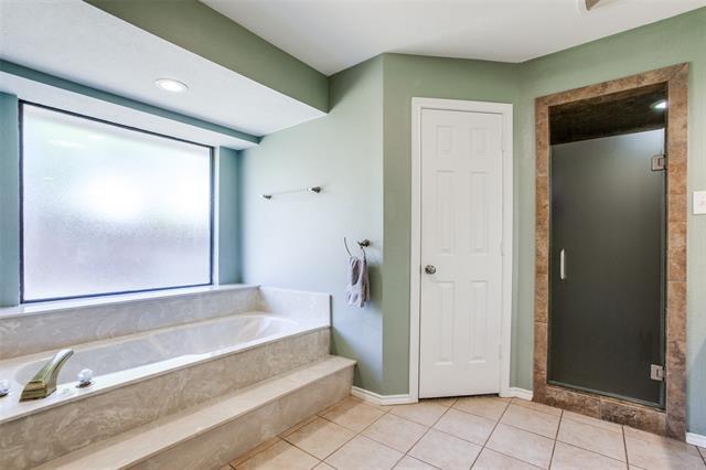 Building Photo - 2211 Bluebonnet Dr