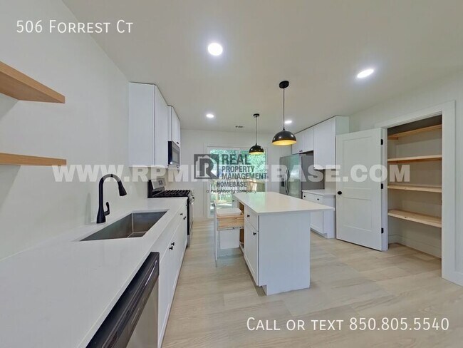 Building Photo - 506 Forrest Ct