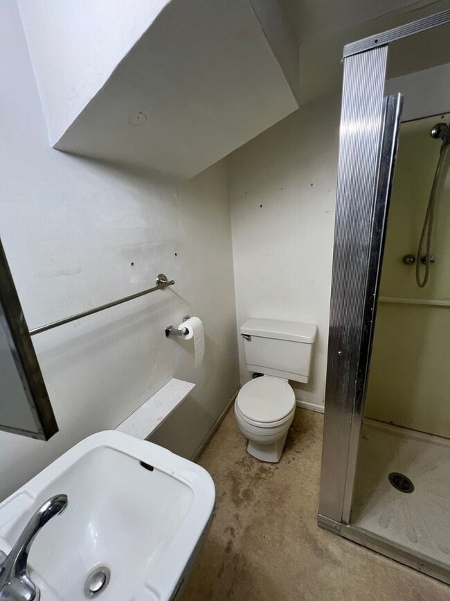 Building Photo - 3 Bed 2 Bath House