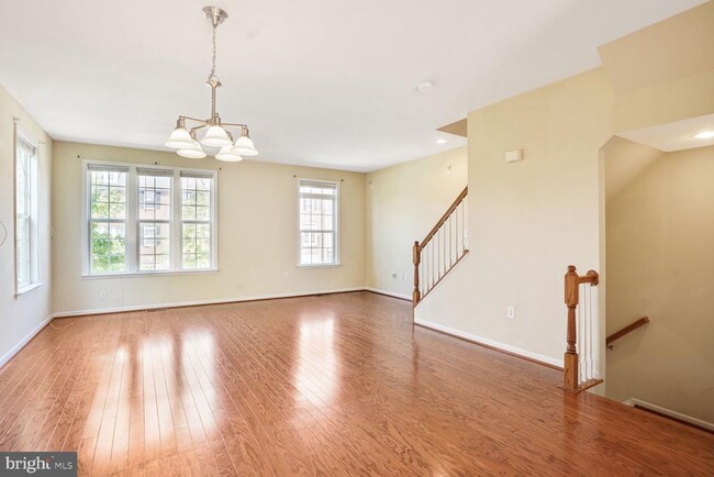 Building Photo - 42777 Hay Rd