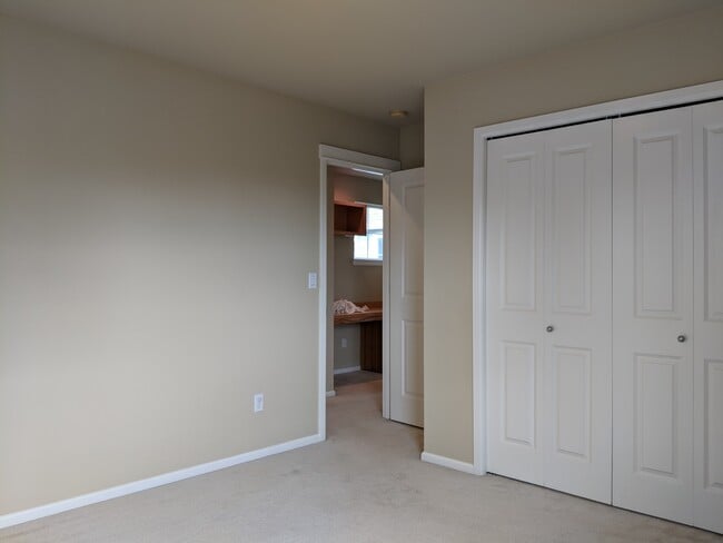 Building Photo - Beautiful 3 Bed 2.5 Bath 2 Story in Kirkland