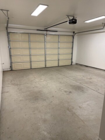 Two car enclosed garage - 471 E Newlove Dr
