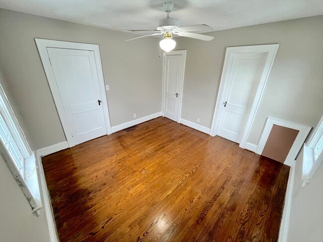 Building Photo - Apartment for rent by the Beach!