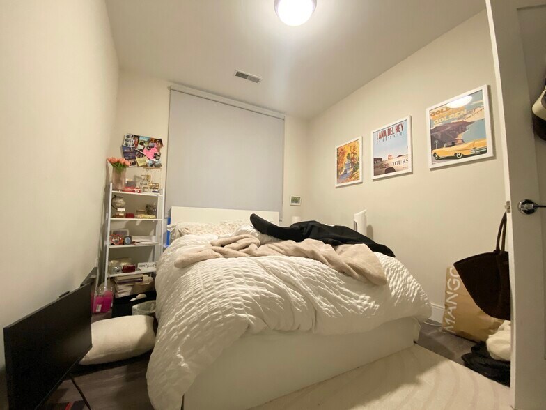 Building Photo - 1025 Tremont St