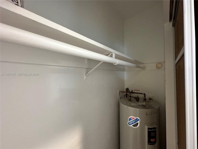 Building Photo - 2436 Van Buren St