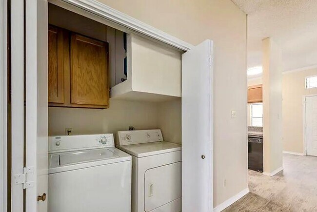 Building Photo - 2802 Nueces St