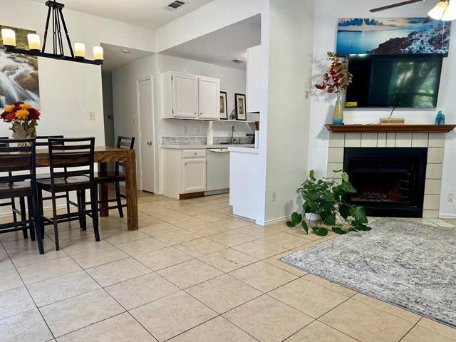 Building Photo - 4813 Thistledown Dr