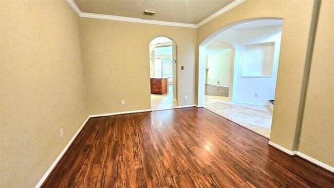 Building Photo - 3121 English Oaks Blvd