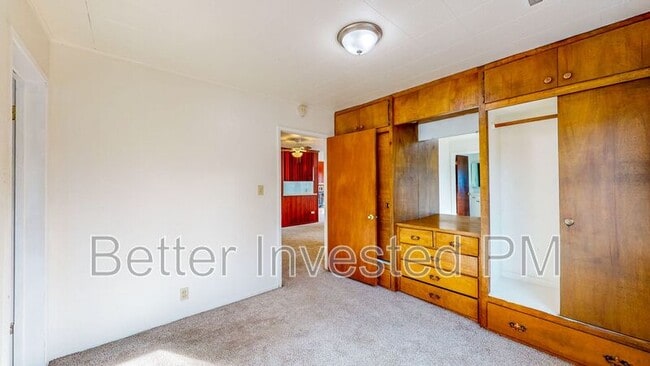 Building Photo - 2250 Old River Rd