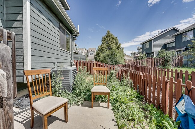 Building Photo - Spacious 3 Bed, 3 1/2 Bath Townhome in Northwest Fort Collins!