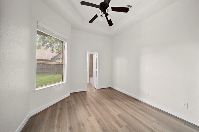 Building Photo - 26726 Longleaf Valley Dr