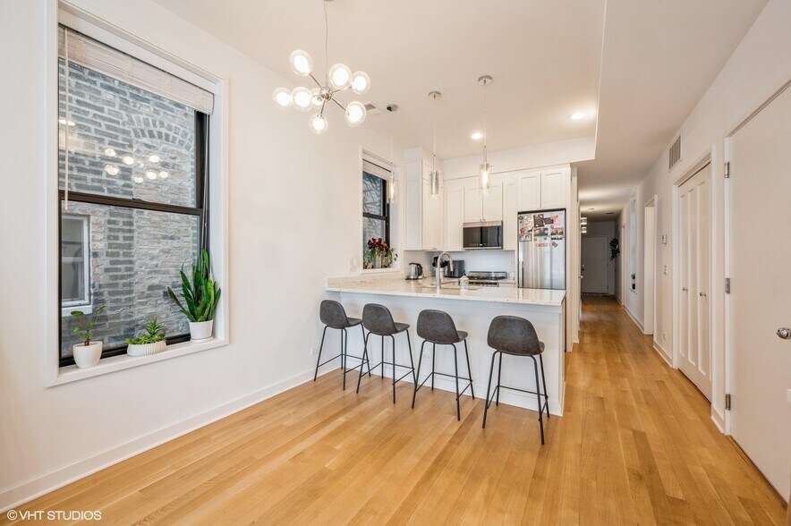 Building Photo - 1022 N Ashland Ave