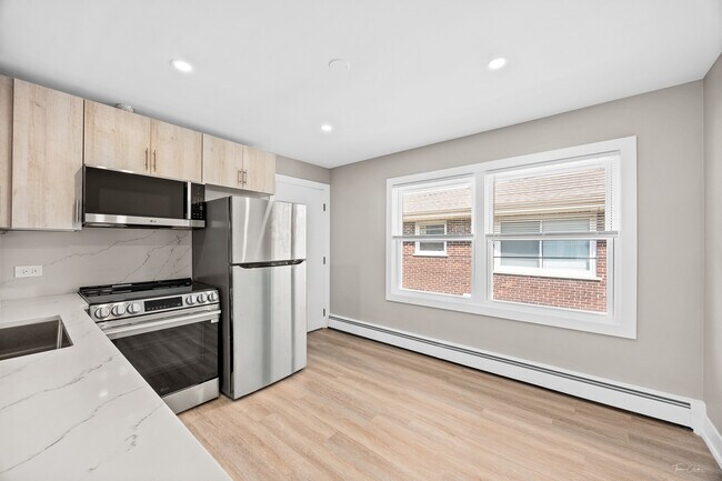 Building Photo - 4429 Prairie Ave