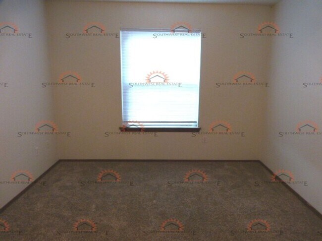 Building Photo - 1204 W Manana Blvd