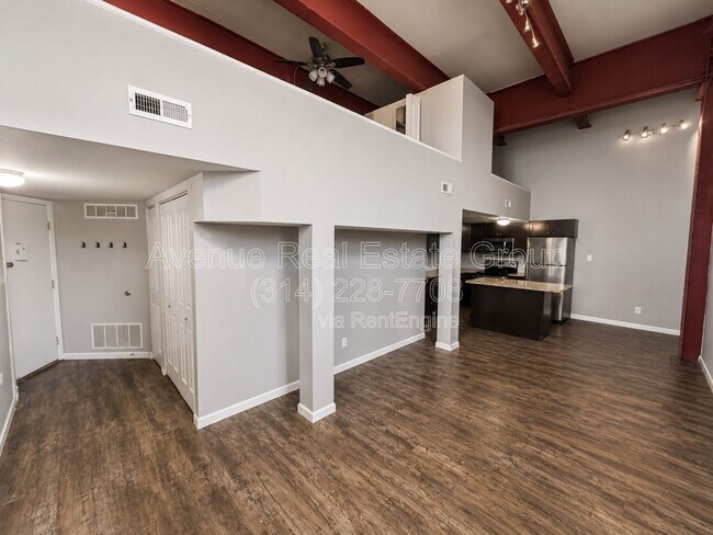 Building Photo - 1523 S 10th St
