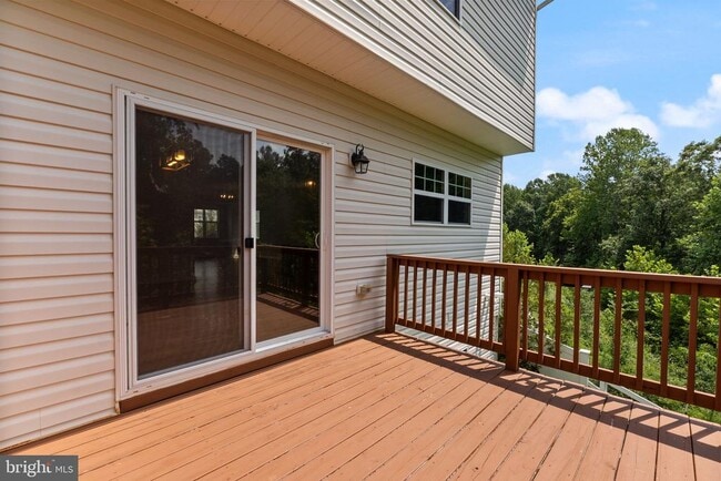 Building Photo - 555 English Oak Ln