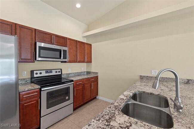 Building Photo - 3022 SW 15th Pl