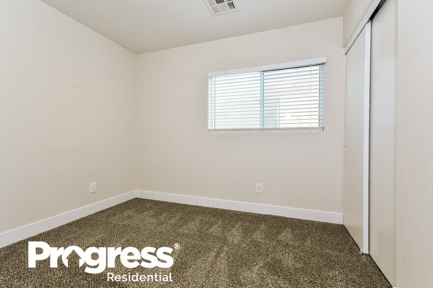 Building Photo - 785 Beach Park St