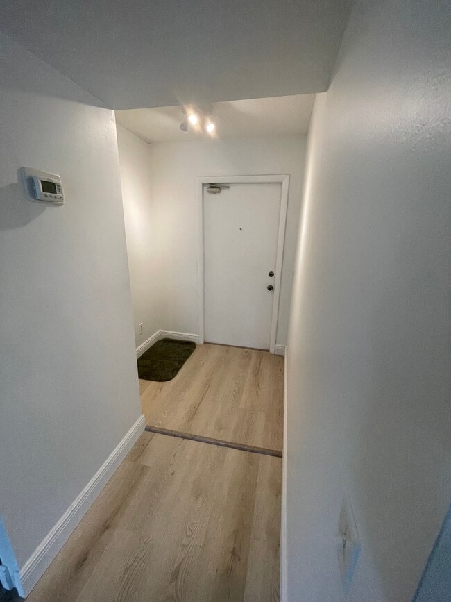 Building Photo - 2441 SW 82nd Ave