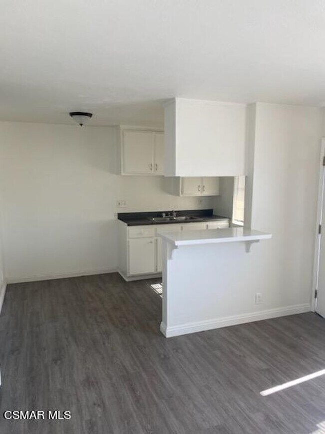 Building Photo - Affordable and Charming 1 bedroom / 1 bathroom apartmen