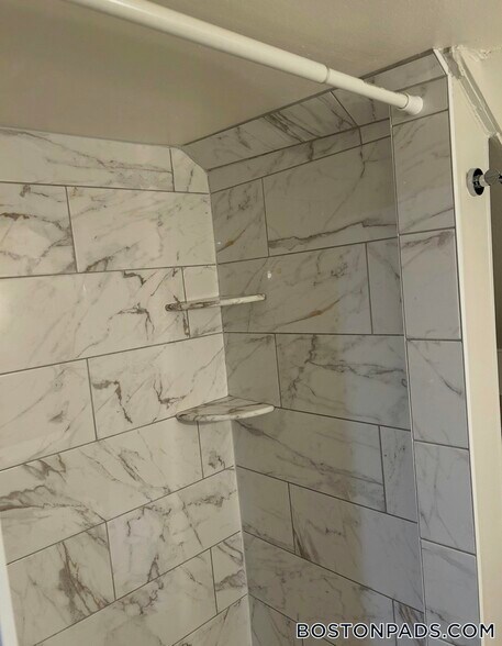 Building Photo - 40 Warren Ave