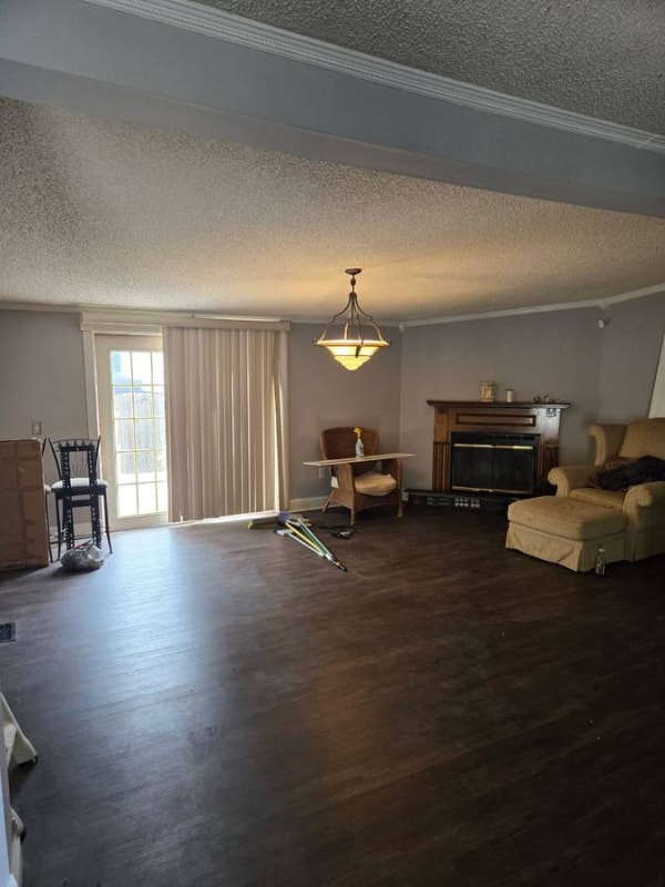 Building Photo - 881 Whaler Pl