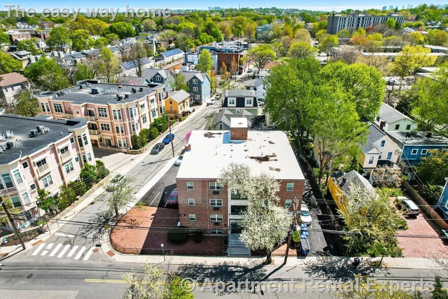 Building Photo - 132 Sherman St