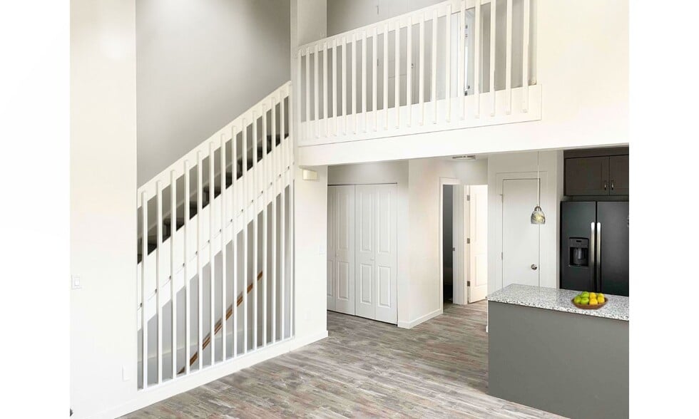 Building Photo - 2929 Ross Dr S74