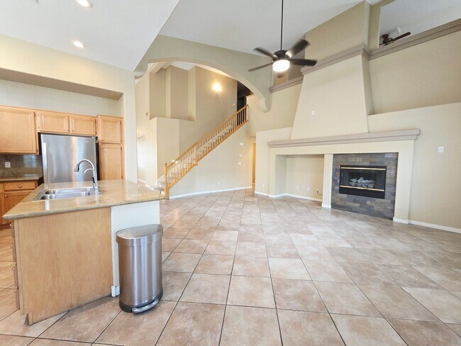 Building Photo - STUNNING 4 BEDROOM WITH MASTER ON 1ST FLOOR IN SEVEN HILLS!!!